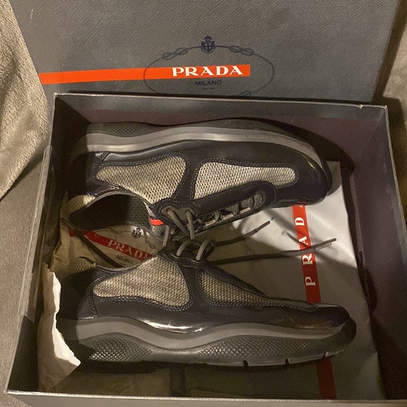 Pradas in mint condition, worth more now. Size 36 is 5.5Y in U.S. - Picture 8 of 11